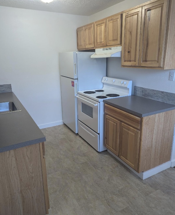 Photo - 610 Martin Way