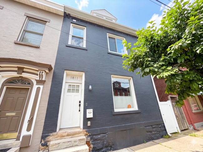 Building Photo - Modern Rental - Southside