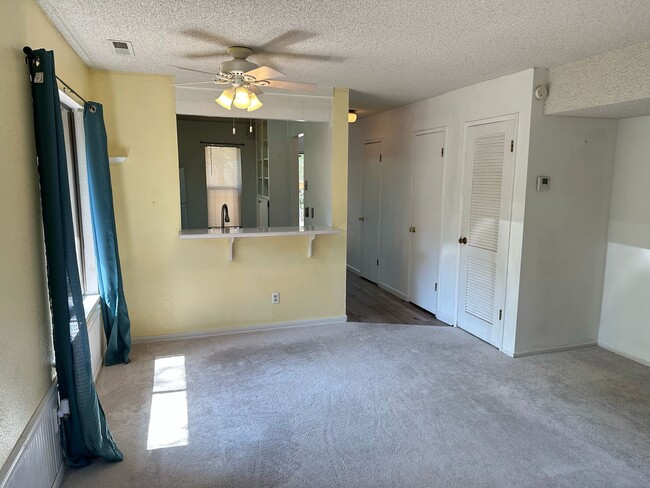 Building Photo - 13057 Lincoln Way Unit A Rental