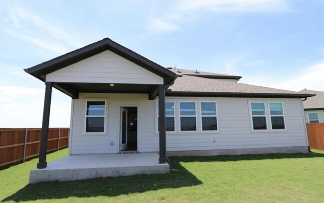 Photo - 413 Doodle Ln