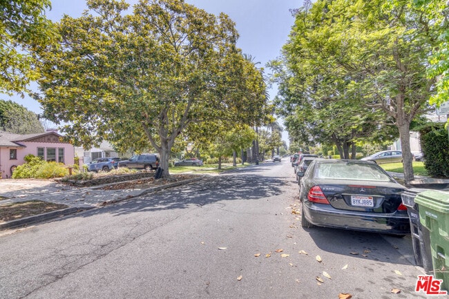 Photo - 2127 Malcolm Ave