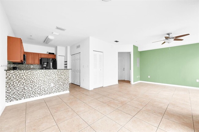Building Photo - 10870 NW 88th Terrace Unit 202 Rental