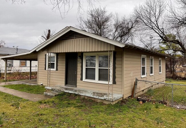 Photo - Beautiful 4 bedroom home in the Rose District