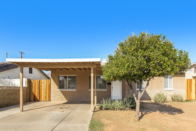 Building Photo - 6850 W Coolidge St