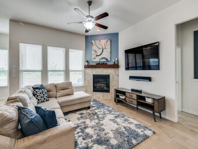 Photo - Spacious Living, Resort-Style Amenities & Room for Everyone in Copper Creek!