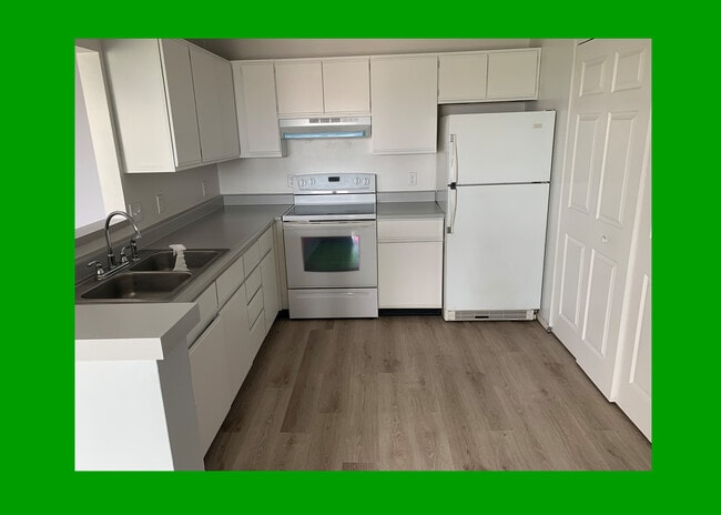 Photo - Apartments on Ivy Pointe Blvd