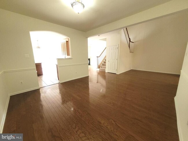 Photo - 35 Tudor Ct
