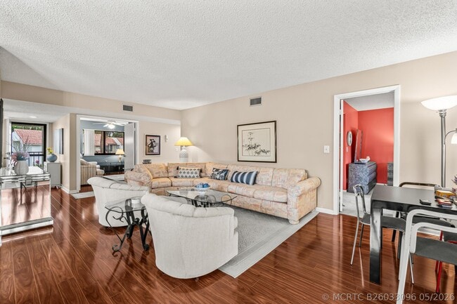 5687 Fairway Park Dr