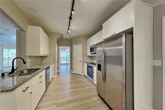 Photo - 3174 Vickery Dr NE
