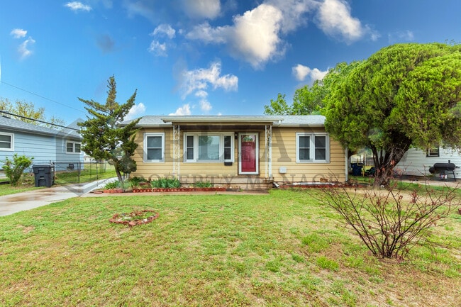 Building Photo - 2328 W Crawford St