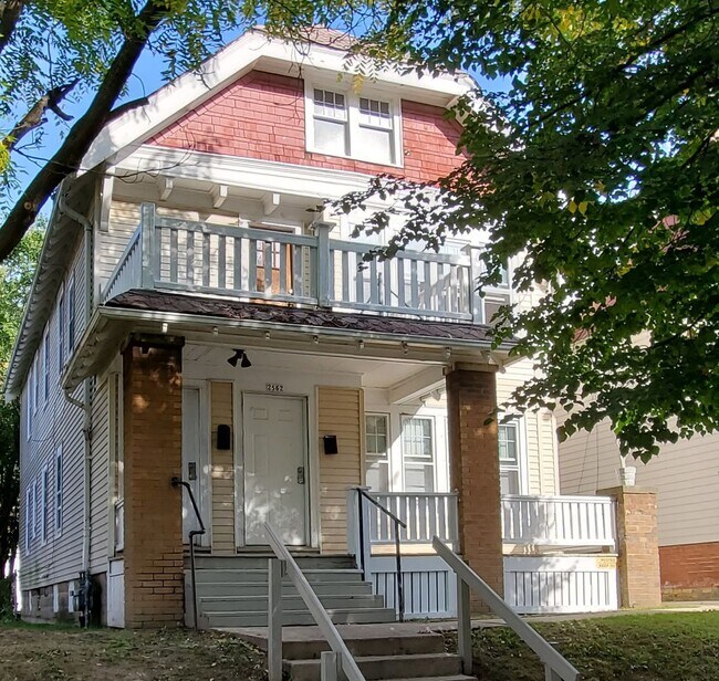 Building Photo - 2562-64 N 37th Unit 2562 N 37th St - Lower Rental