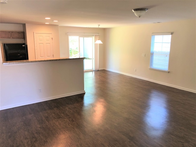 Photo - 82 Roseberry Cir