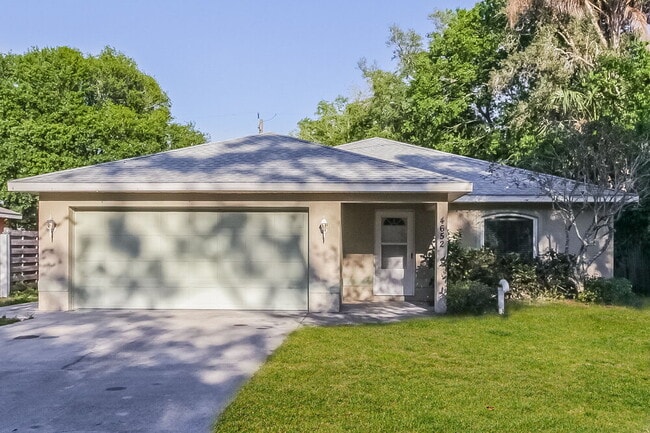 Building Photo - 4652 Ardale St Rental