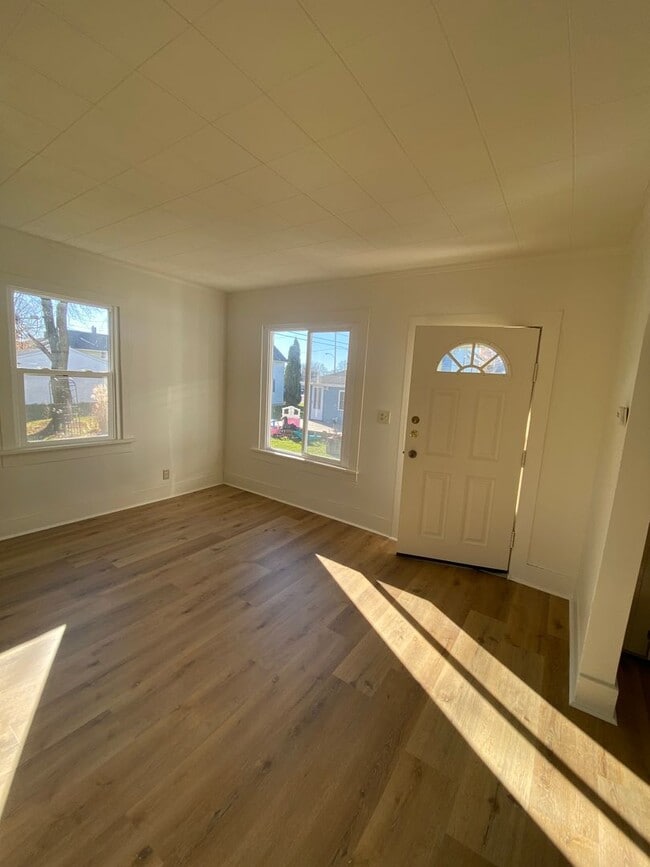 Photo - 588 Oak St Unit Rear