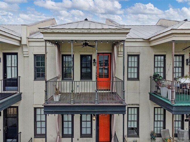 7 Pier St