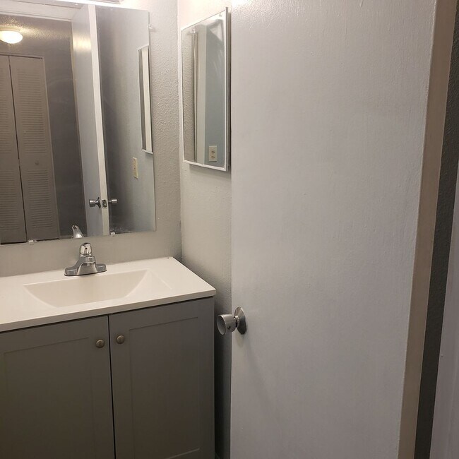 Photo - Nice upgraded 1bed/1bath condo convenientl...