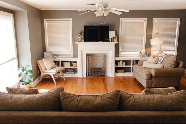 Photo - 407 Broad St