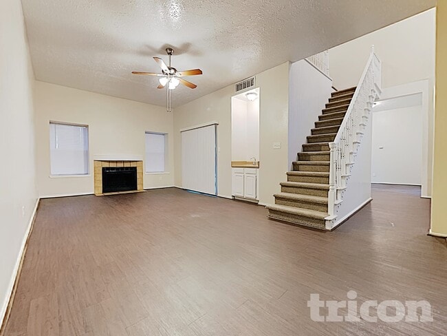 Photo - 1934 Creston Dr