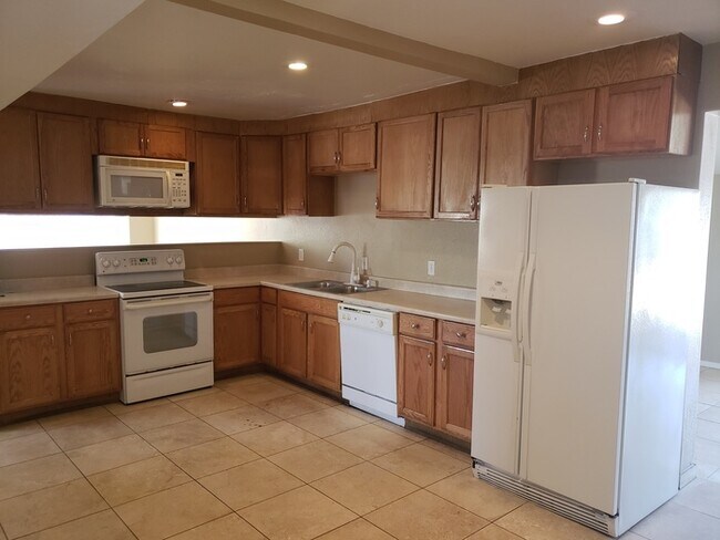 Photo - 841 E Cinnabar Ave