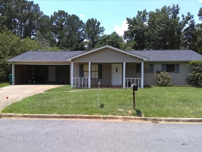 3 Bedroom 1 Bath Home in Cottondale - 3 Bedroom 1 Bath Home in Cottondale