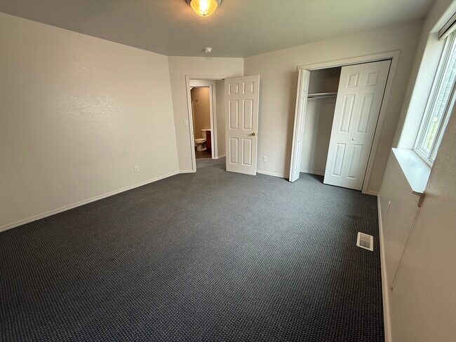 Photo - 913 Cardinal Dr