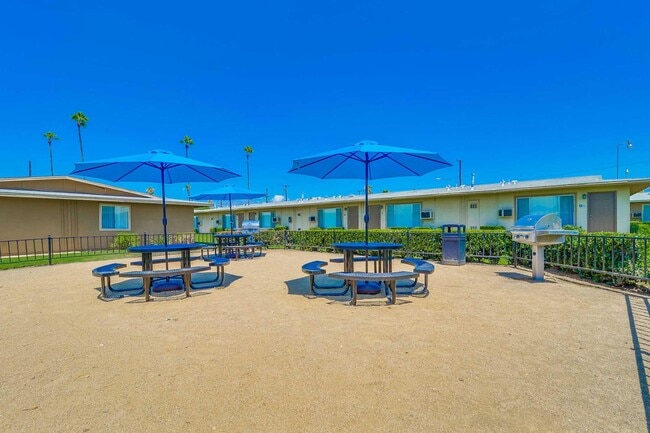 Building Photo - Las Brisas Rental