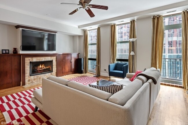 Photo - 165 N Canal St Unit 918