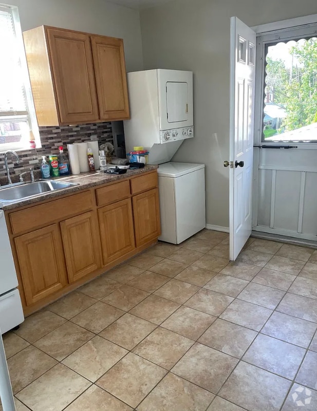 Building Photo - 4720 Princeton Ave Rental