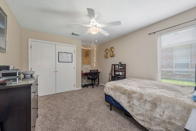 Photo - AUGUST 2026 PRE-LEASE!! COME TOUR THIS AMAZING 4 bed, 4 bath Home!!