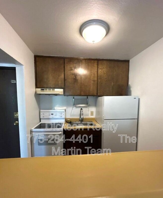 Building Photo - 1000 Beck St Rental