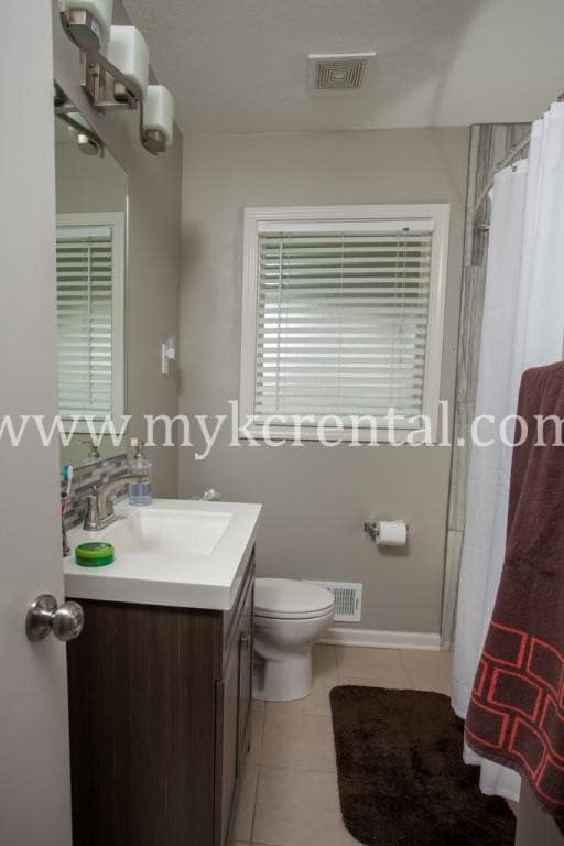 Photo - 5516 W 70th St