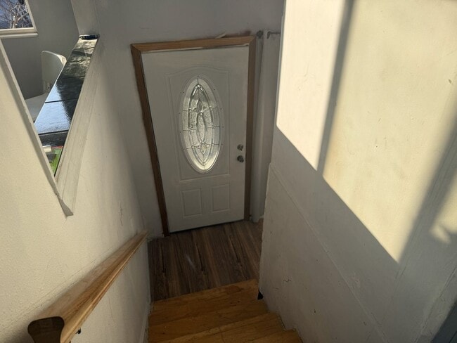 Photo - Upstairs Unit in Prime West Valley Location!