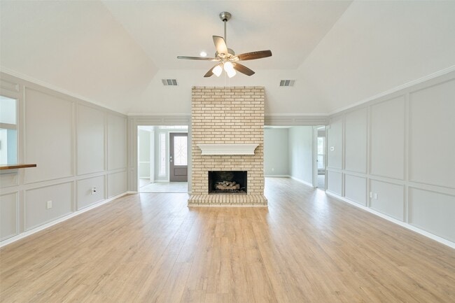 Building Photo - 15854 Knolls Lodge Dr