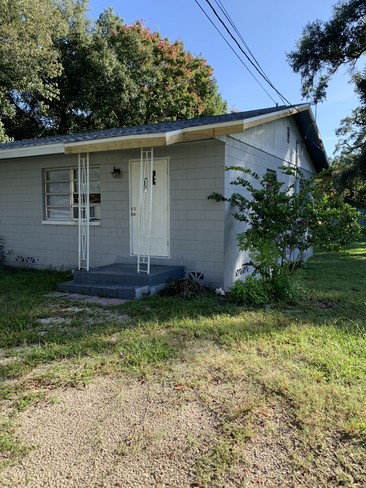 1/1 half duplex close to shopping, $1,000/... - 1/1 half duplex close to shopping, $1,000/... Apartment