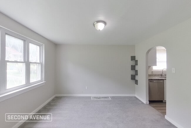 Photo - 610 Churchill Ave