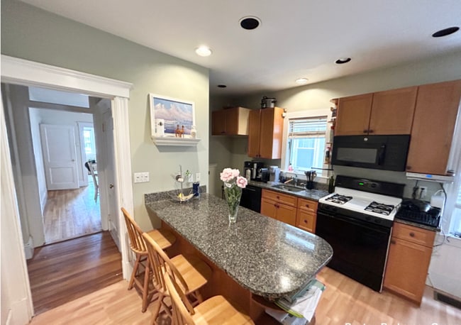 Photo - 1626 Columbia Rd Unit 1