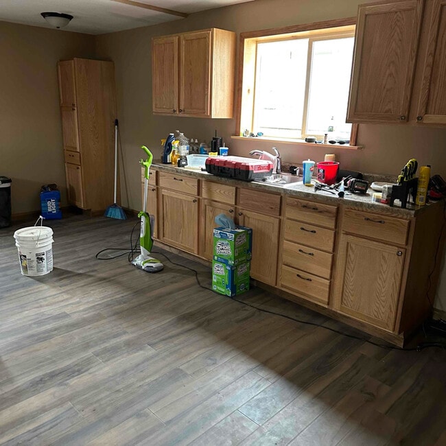 Photo - 525 N Main St