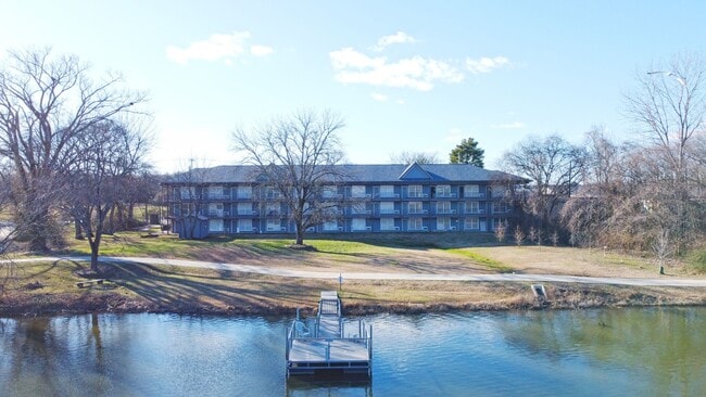 Lakeside Studio Apartments