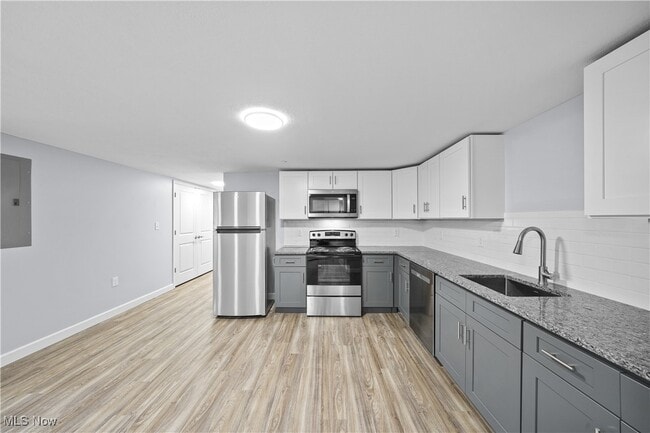 Photo - 1765 Merriman Rd Unidad 103