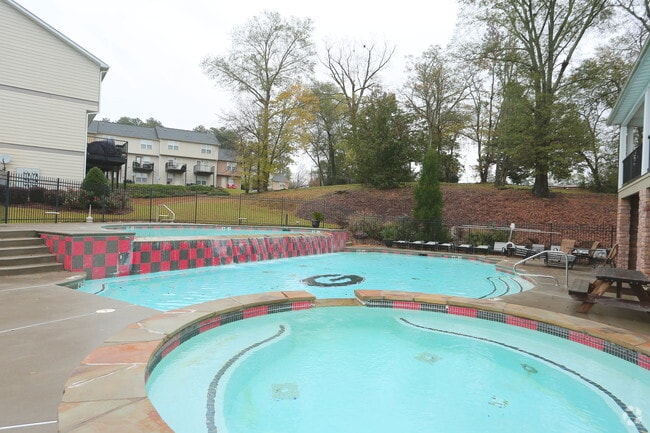 Photo - Red Oak Village