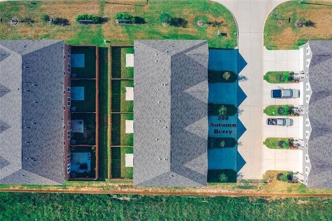 Photo - 208 Autumn Berry Ln