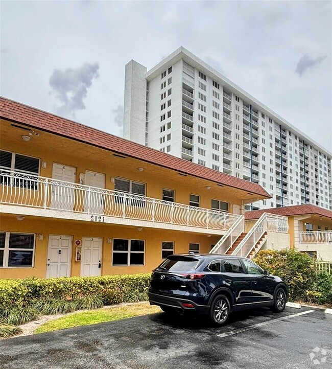 Building Photo - 2121 N Ocean Blvd Unit 3 Rental