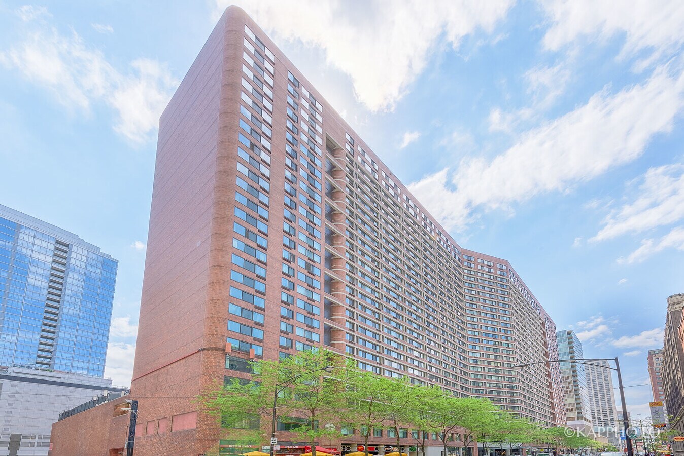 Photo - 211 E Ohio St Unidad 724