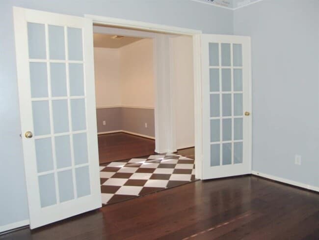 Photo - 3127 Edgewood Dr