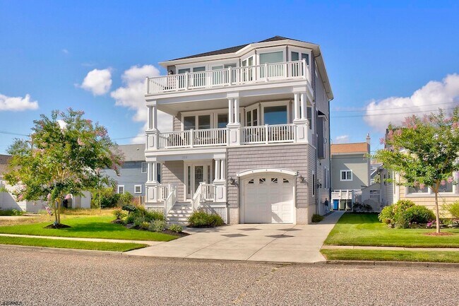 Building Photo - 352 31st St S