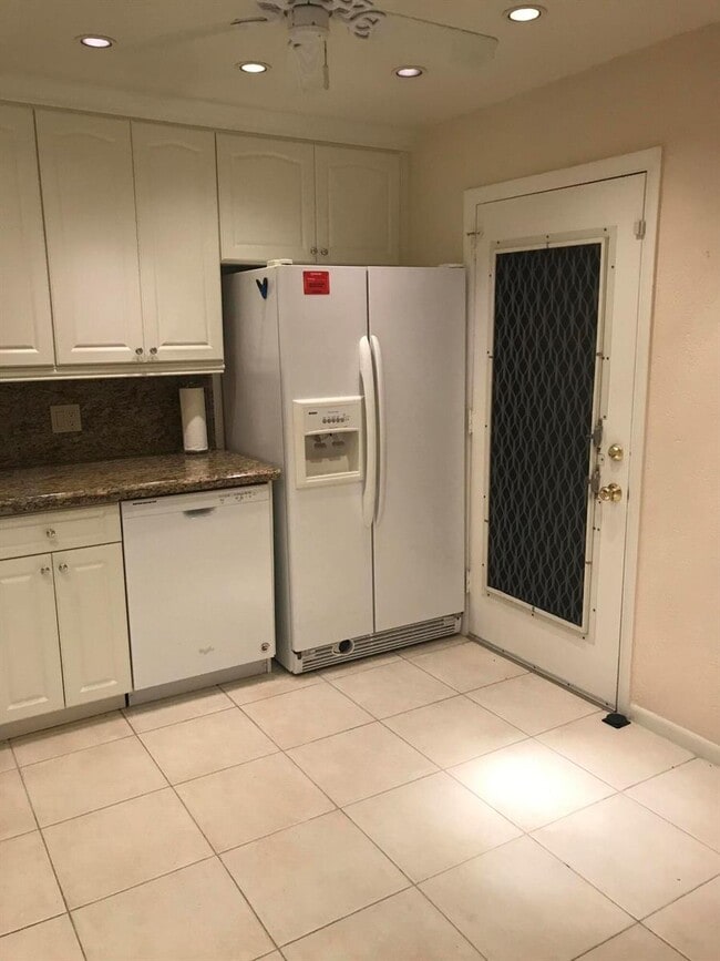 Photo - 3300 Spanish Moss Ter Unidad 113