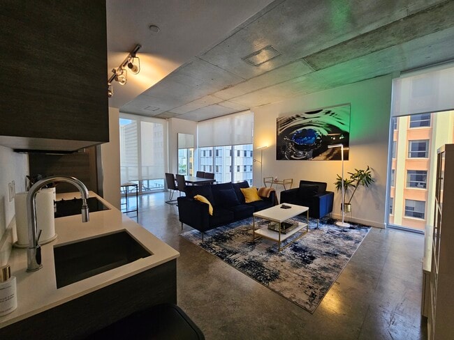 Layout - 151 SE 1st St Unit 801