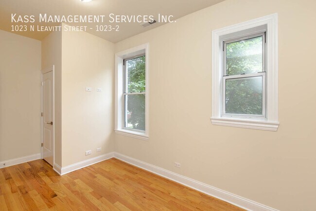 Photo - 1023 N Leavitt St Unit 1023-2