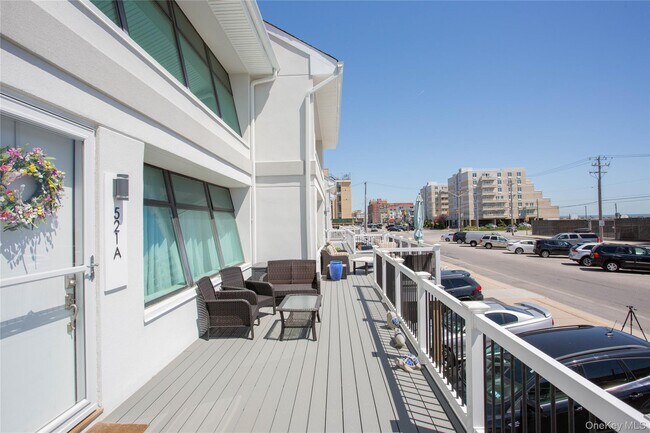 521 W Broadway