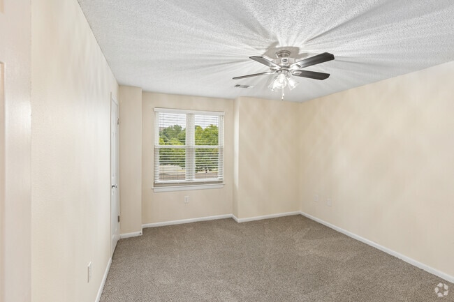 2BR, 2BA - 1,002SF - Bedroom